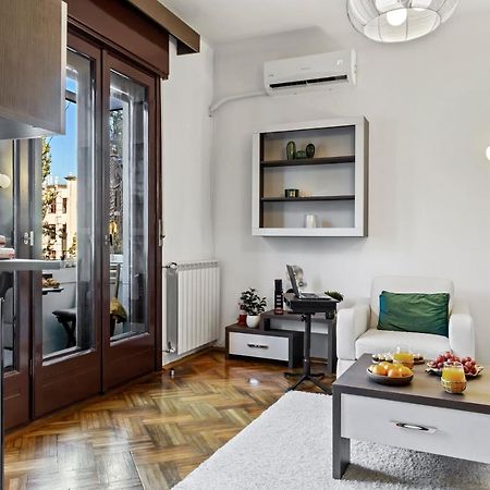 City Vibes Apartment Bukarest Exteriör bild