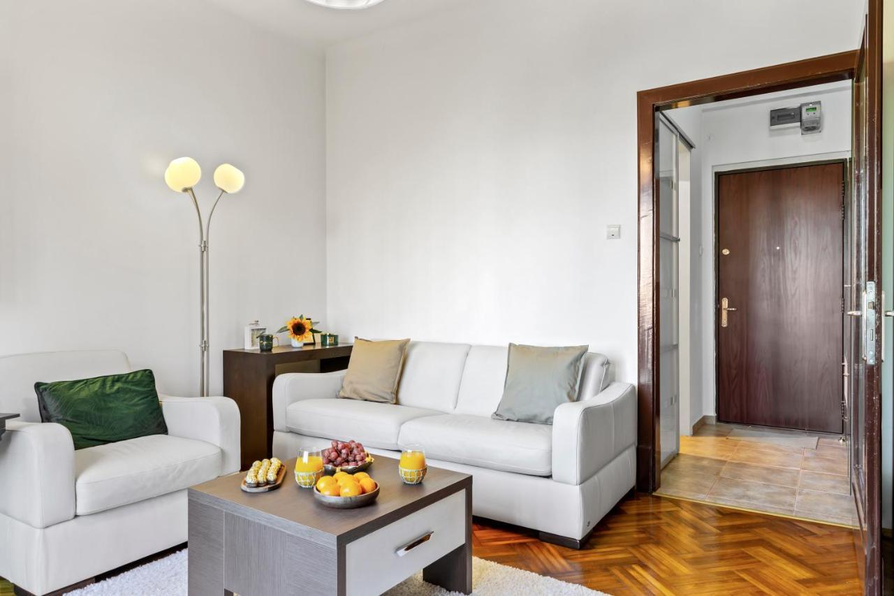 City Vibes Apartment Bukarest Exteriör bild